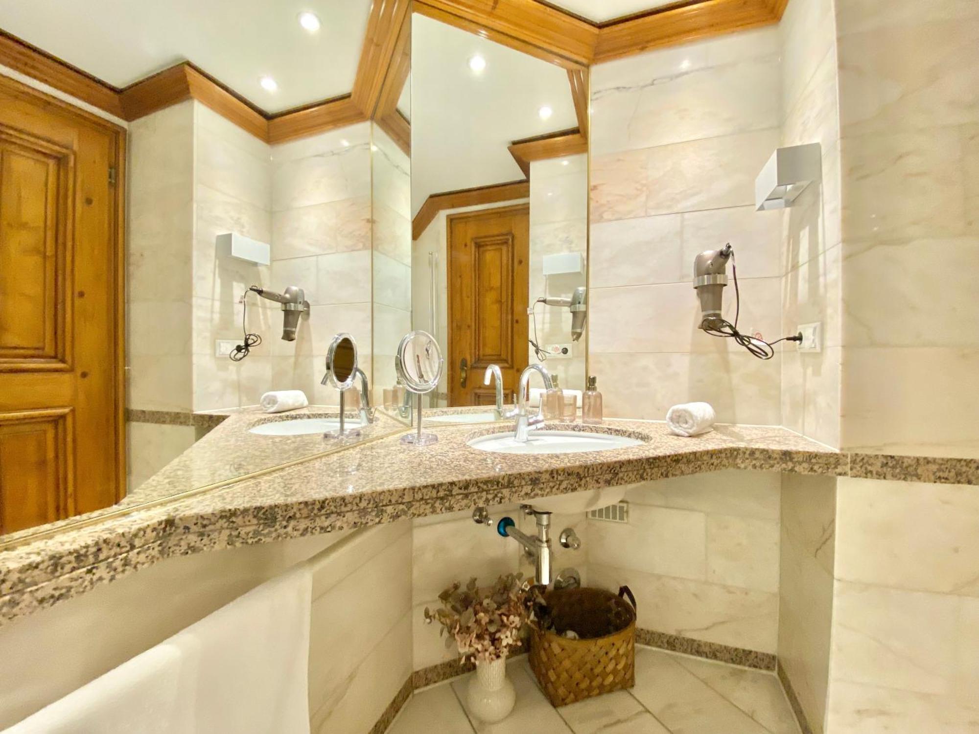 Best Butler I Romantic 4Two I Kueche I Balkon I Parken I Schlossblick Fussen Exterior photo